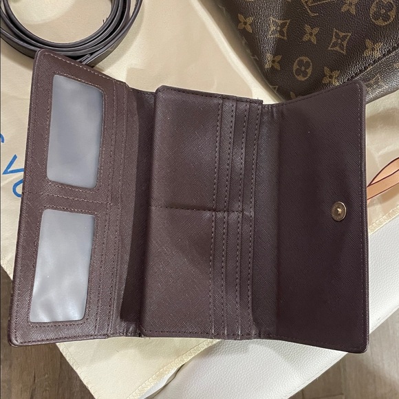 Luxury Designer Brown Tote Bag - Picture 3 of 10